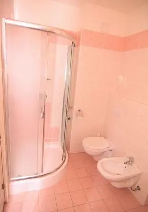 Standard Tek Büyük veya İki Ayrı Yataklı Oda, Göl Manzaralı