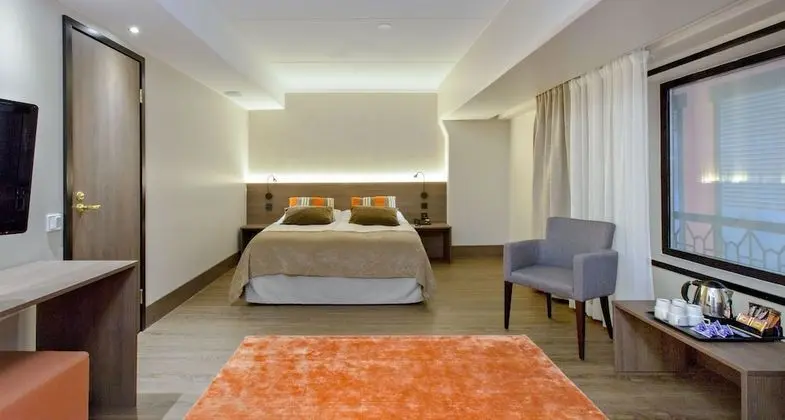 Queen Superior Family with Superpark view (2 adults + 2 children)