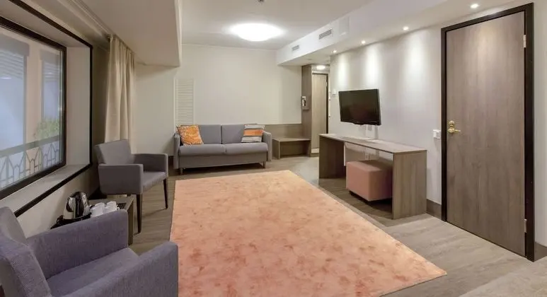 Queen Superior Family with Superpark view (2 adults + 2 children)
