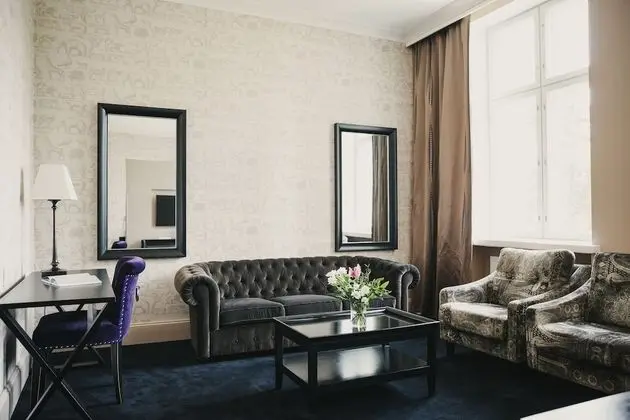 Deluxe-double King Room with Bath (Annex)