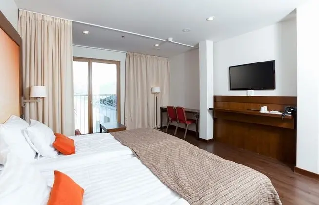 Superior Tek Büyük veya İki Ayrı Yataklı Oda