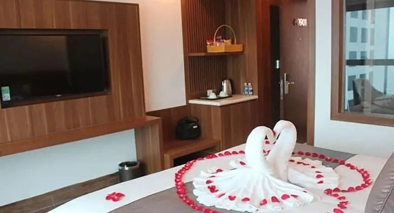Deluxe Tek Büyük Yataklı Oda