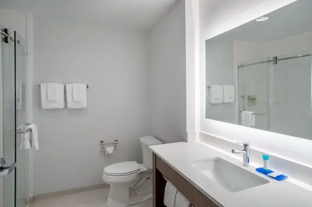 Standard Oda, 1 En Büyük (King) Boy Yatak (Walk-In Shower)