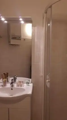 Tek Büyük veya İki Ayrı Yataklı Oda, Bahçe Manzaralı