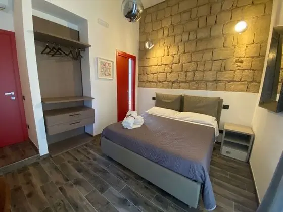 Tek Büyük Yataklı Oda, Balkon