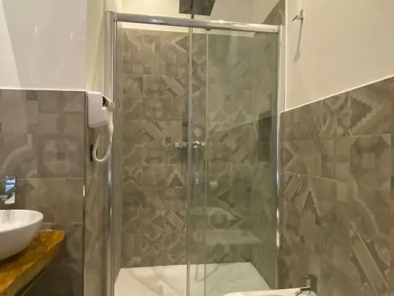 Tek Büyük Yataklı Oda, Balkon