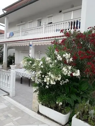 Ev, 6 Yatak Odası, Engellilere Uygun, Balkon