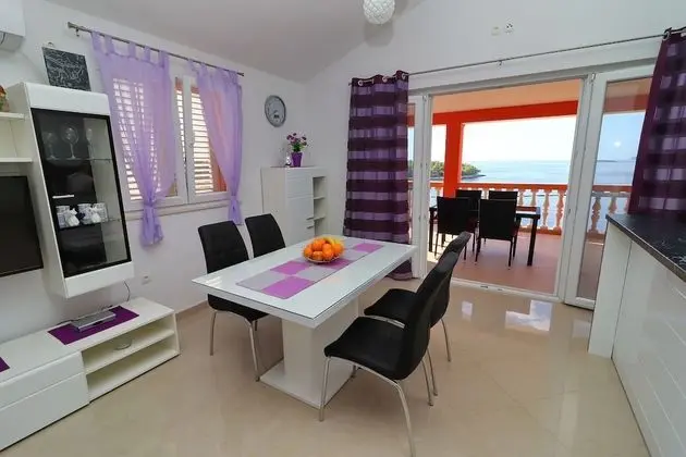 Ev (Two Bedroom Apartment with Terrace)