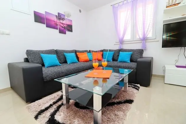 Ev (Two Bedroom Apartment with Terrace)