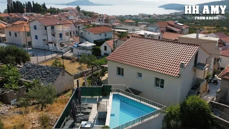 Ev, 4 Yatak Odası, Sıcak Su Havuzu