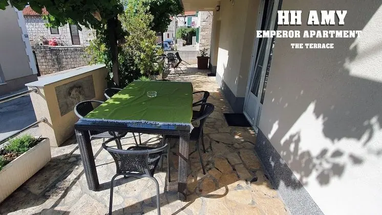 Ev, 4 Yatak Odası, Sıcak Su Havuzu