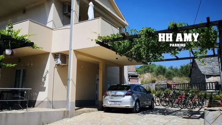 Ev, 4 Yatak Odası, Sıcak Su Havuzu