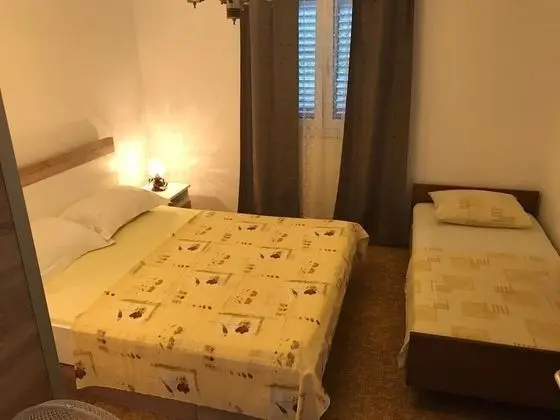 Ev (Holiday Home Ante - 50 m from beach -)
