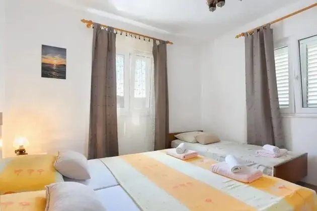 Ev (Holiday Home Ante - 50 m from beach -)