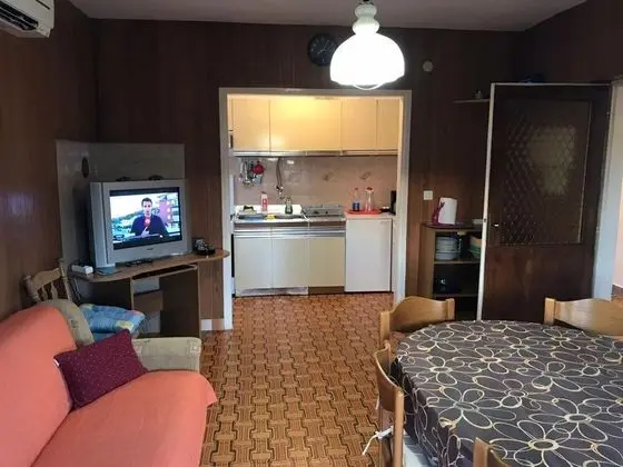 Ev (Holiday Home Ante - 50 m from beach -)