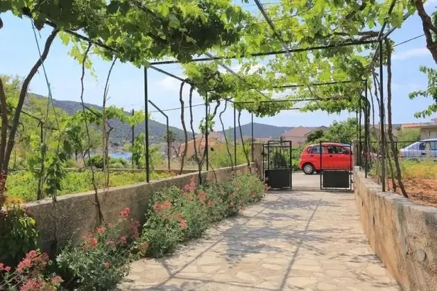 Ev (Holiday Home Ante - 50 m from beach -)