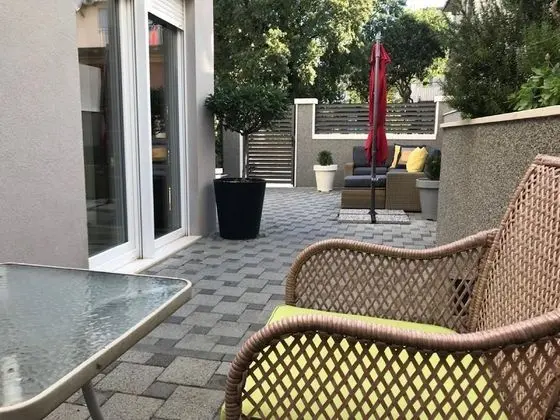 Ev