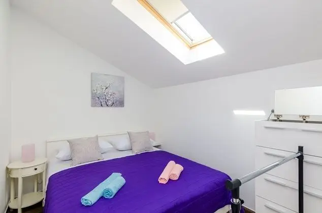 Ev (Two-Bedroom Holiday Home)