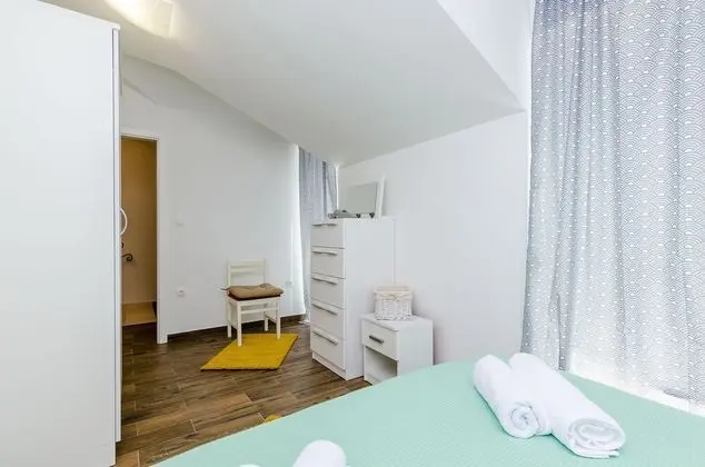 Ev (Two-Bedroom Holiday Home)