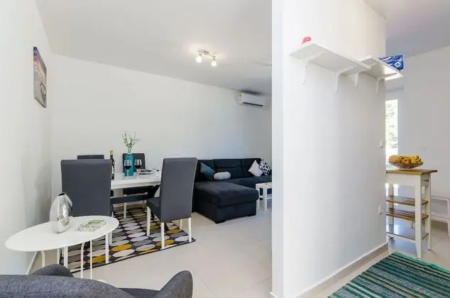 Ev (Two-Bedroom Holiday Home)