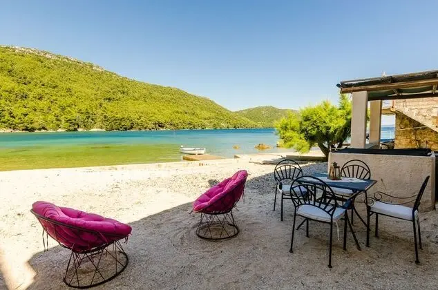 Ev (Two-Bedroom Holiday Home)