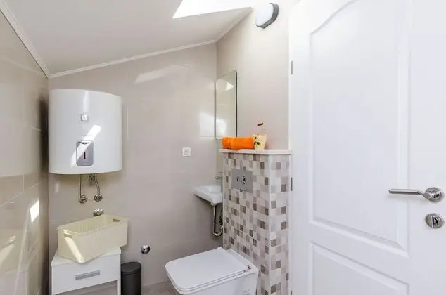 Ev (Two-Bedroom Holiday Home)