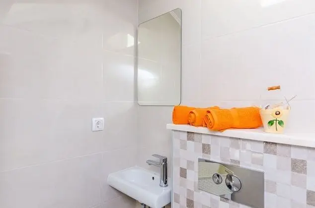 Ev (Two-Bedroom Holiday Home)