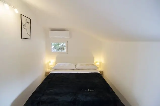 Ev (Holiday Home with Outdoor Pool and Se)