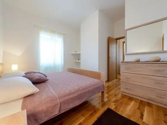 Ev (Three Bedroom Holiday Home)