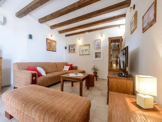 Ev (Three Bedroom Holiday Home)