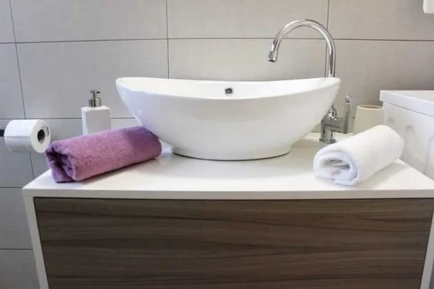 Ev (Three Bedroom Holiday Home with outdo)