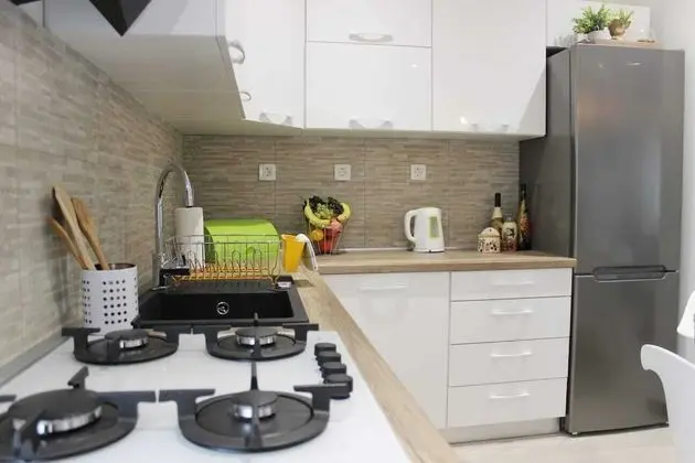 Ev (Three Bedroom Holiday Home with outdo)