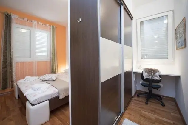 Ev (One Bedroom Home with Pool)