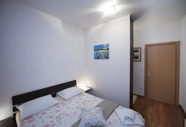 Ev (One Bedroom Home with Pool)