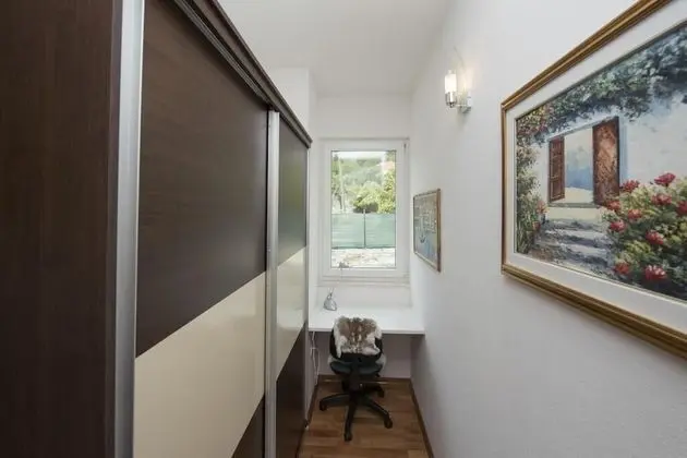 Ev (One Bedroom Home with Pool)