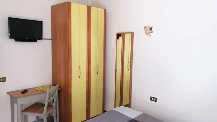 Tek Büyük Yataklı Oda, Balkon, Bahçe Manzaralı