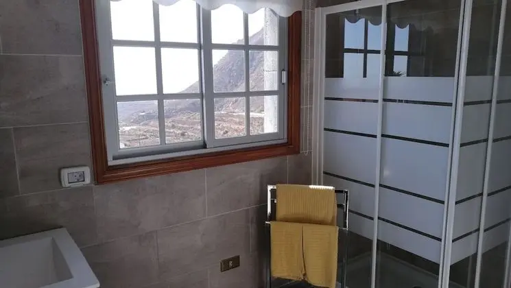 Tek Büyük Yataklı Oda, Balkon, Bahçe Manzaralı