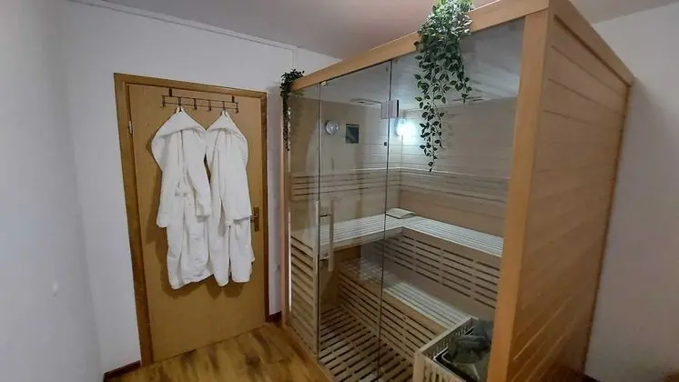 Kır Evi (Four Bedroom Holiday Home with swimmi)