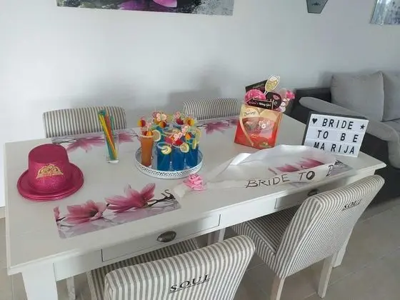 Kır Evi (Four Bedroom Holiday Home with swimmi)