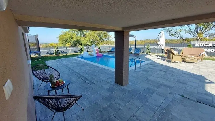 Kır Evi (Four Bedroom Holiday Home with swimmi)