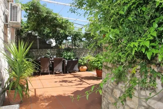 Ev (Two Bedroom Holiday Home (ST))