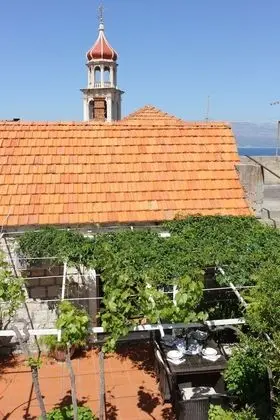 Ev (Two Bedroom Holiday Home (ST))