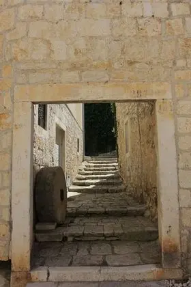 Ev (Two Bedroom Holiday Home (ST))