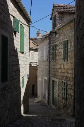 Ev (Two Bedroom Holiday Home (ST))