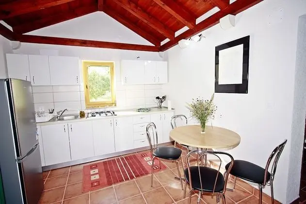 Ev (Holiday Home with Terrace)