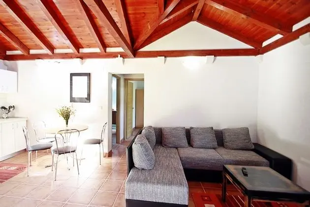 Ev (Holiday Home with Terrace)