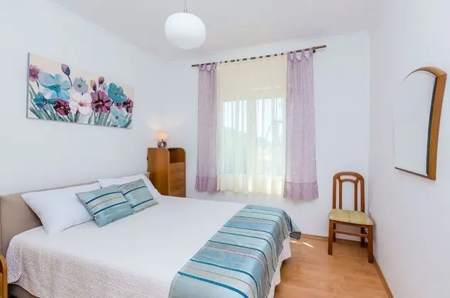 Ev (One-Bedroom Holiday Home with Terrace)