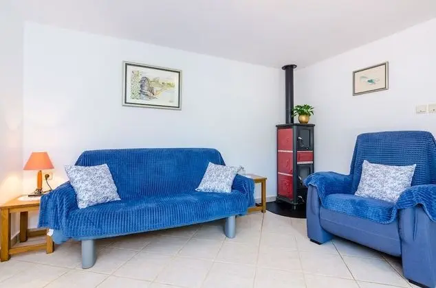 Ev (One-Bedroom Holiday Home with Terrace)