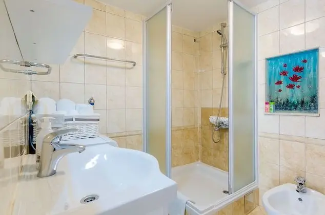 Ev (One-Bedroom Holiday Home with Terrace)