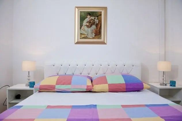 Ev (Four Bedroom Holiday Home with Pool)